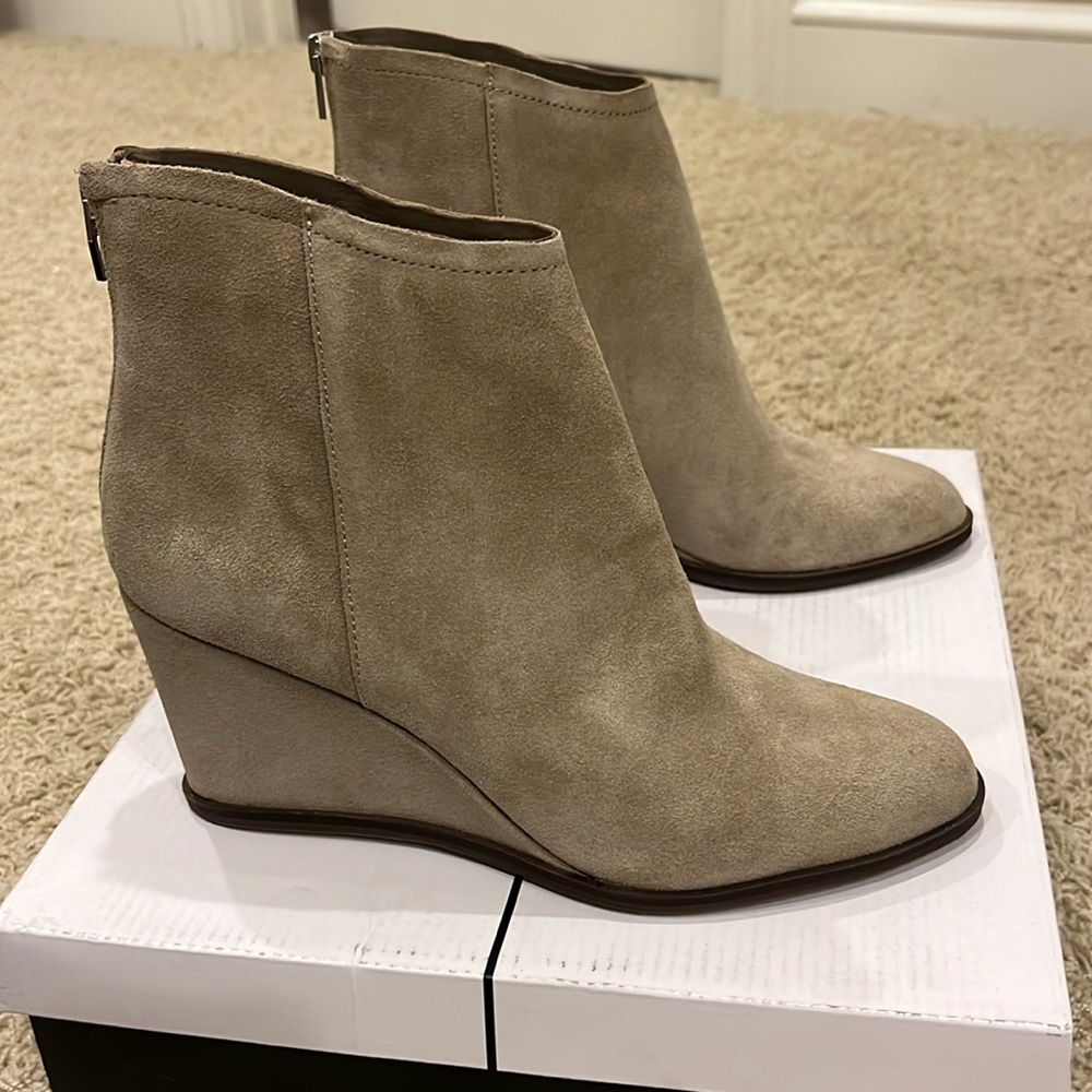 Dolce Vita taupe suede boot